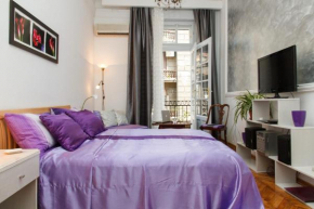 City Center Apartment with Balcony